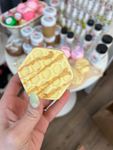 Honey Comb Bath Bomb