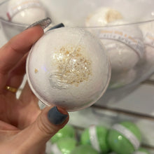 Load image into Gallery viewer, Oatmeal Milk &amp; Honey Bath Bomb
