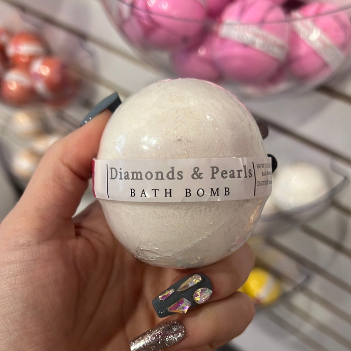 Diamonds & Pearls Bath Bomb
