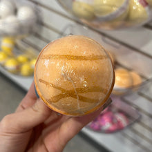 Load image into Gallery viewer, Honey Clementine Bath Bomb
